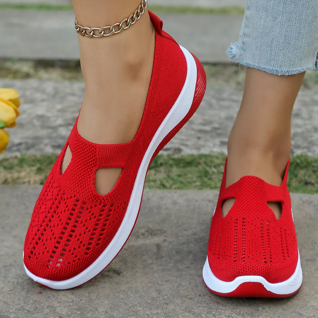 Färgstarka lätta sneakers för kvinnor. Trendiga vardagsskor med bekväm passform.
