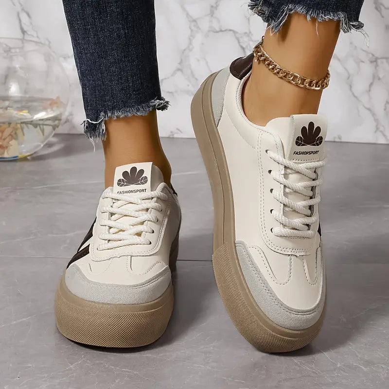 Damsneakers med optimal komfort och lätt design. Trendiga vardagsskor som är både moderna och bekväma.
