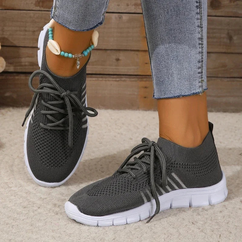 Superlätta & bekväma kvinnors slip-on sneakers, perfekta sommarskor för alla vardagsäventyr.