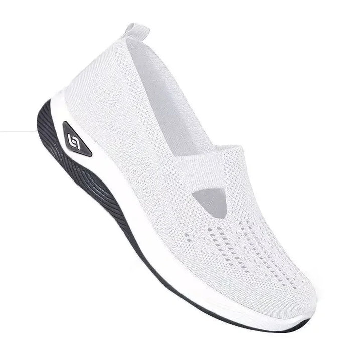 Moderna svarta slip-on skor för kvinnor. Bekväma, lätta och stödjande vardagssneakers.