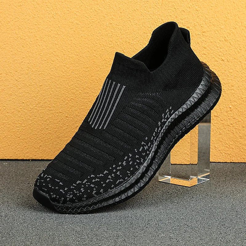 Lätta ventilerande slip-on herrskor, bekväma promenadskor för fritid och utomhusaktiviteter.