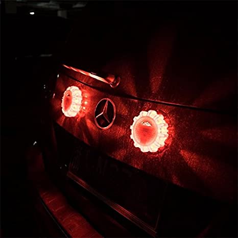 Vattentät LED nödlampa med magnetisk bas, idealisk för bil och vägsäkerhet i alla väder.