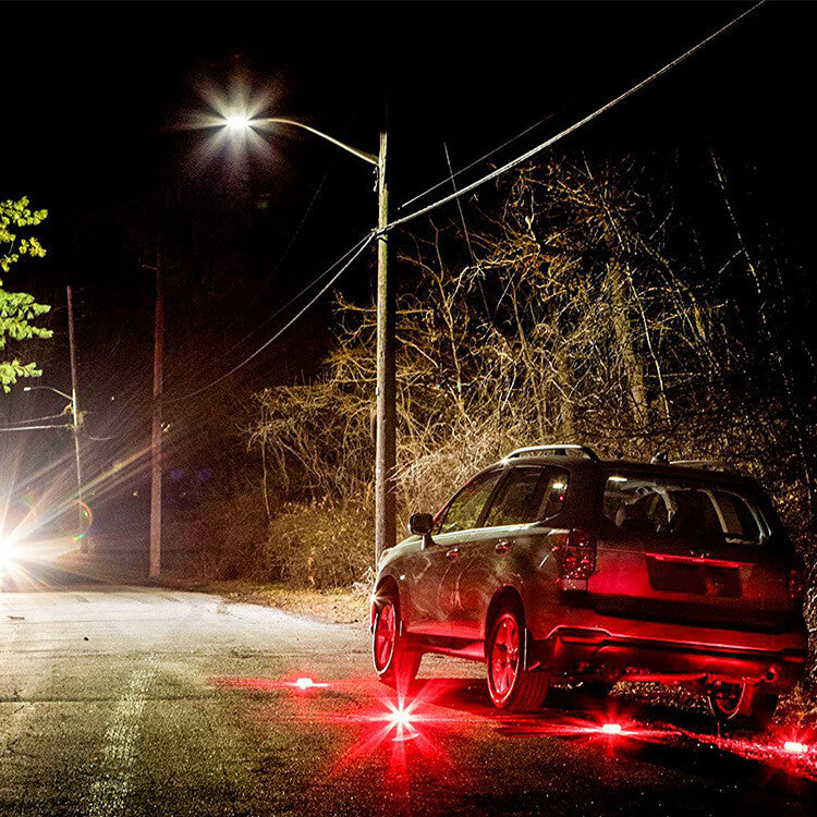 Robust, vattentät LED nödlampa, byggd för tuffa miljöer och pålitlig vägsäkerhet.