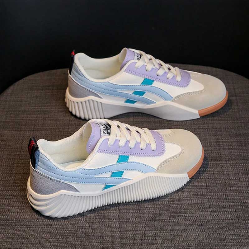 Svarta och ljusblå sneakers för kvinnor, bekväma sportskor för promenader och vardag. Halkfria träningsskor.