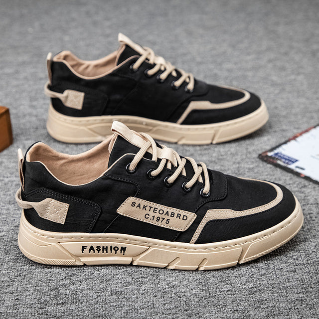 Svarta stiliga herrskor, moderna sneakers som kombinerar elegant design med överlägsen komfort.