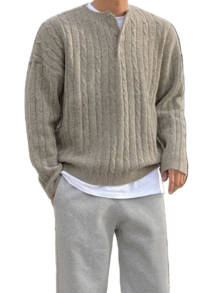 Ljusbrun herr Henley pullover. Klassisk långärmad tröja, bekväm för vardag, höst och vår. Stilren design.