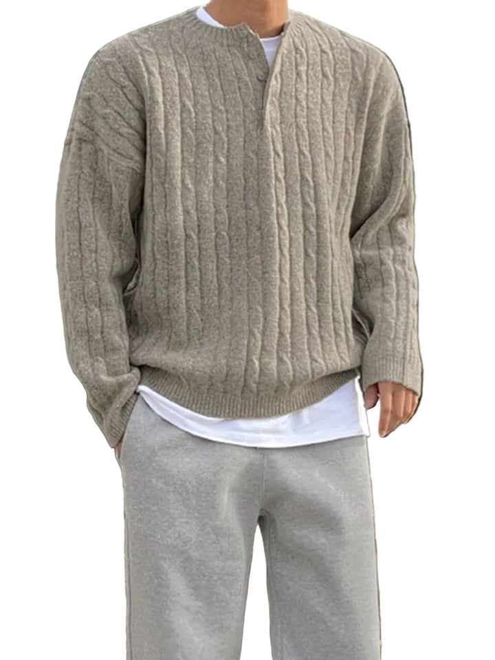 Ljusbrun herr Henley pullover. Klassisk långärmad tröja, bekväm för vardag, höst och vår. Stilren design.