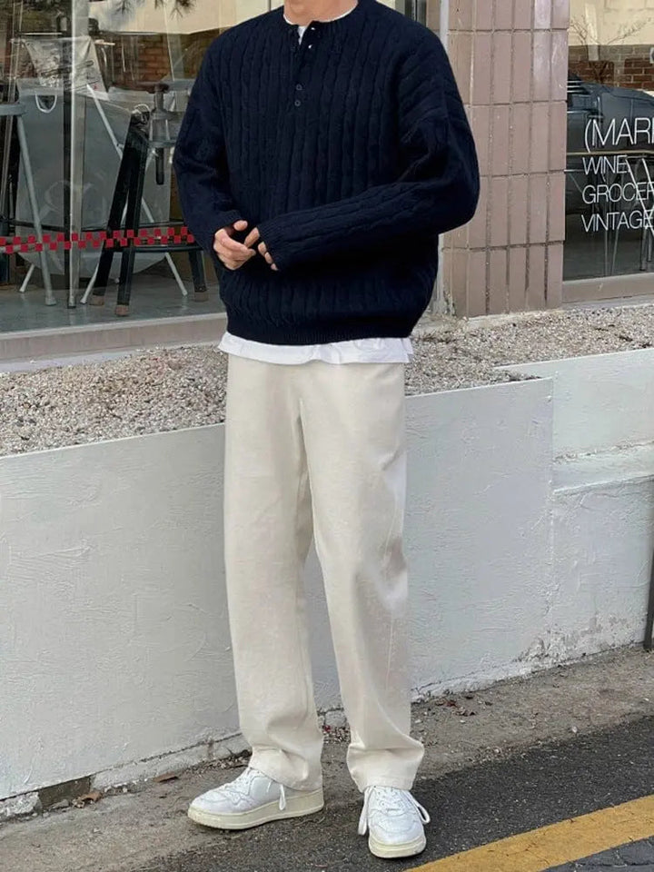 Långärmad ljusbrun herr Henley tröja. Pullover med klassiska knappar, bekväm för höst och vår.