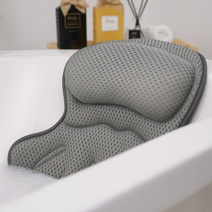 Mjuk badkudde med ventilerande 3D-mesh. Ger skönt stöd för huvud & rygg under långa, avkopplande bad.