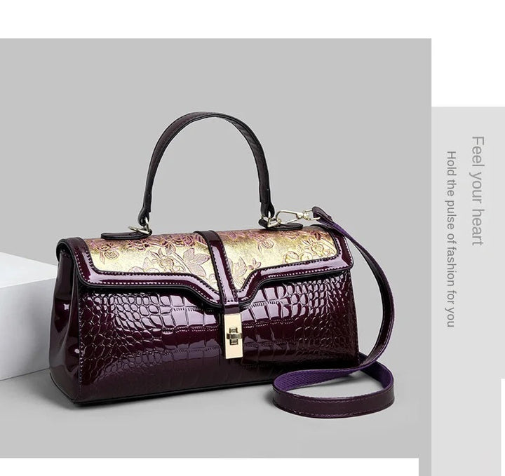 Fashionabel dam toteväska med lyxig blomsterdesign. Elegant handväska, trendig axelremsväska.