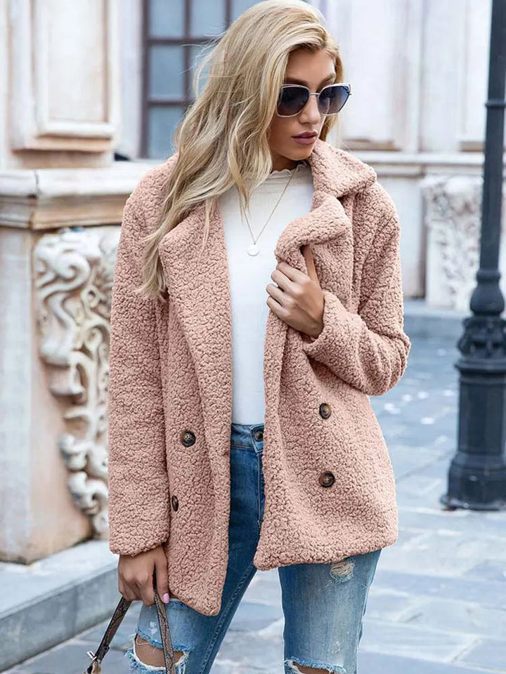 Fuskpälsjacka dam, perfekt för en glamorös vinterlook & värme.
