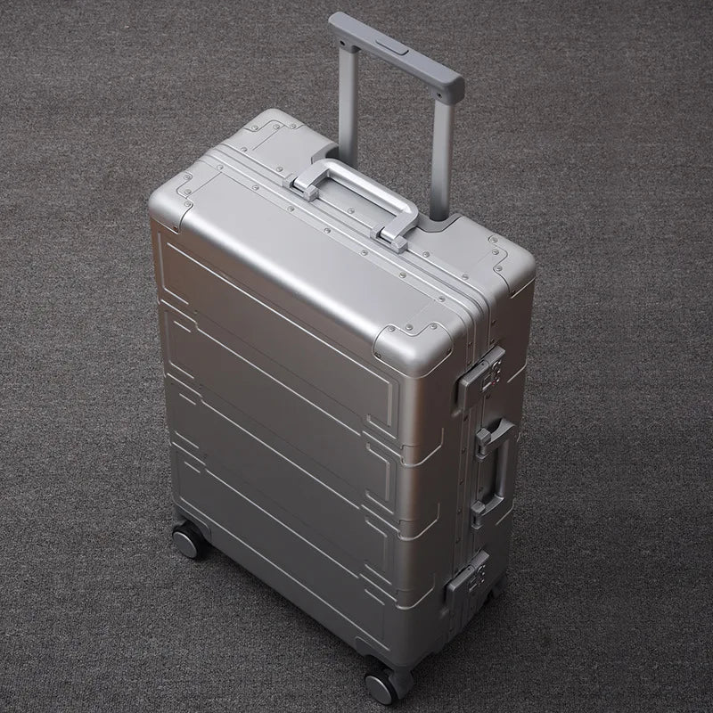 Lyxig robust hårdskalsresväska för resor. Elegant design, 360° hjul och TSA-lås för säkerhet.
