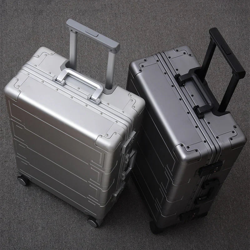 Elegant kabinväska med hårt skal, perfekt som handbagage. Lätta 360° hjul & säkert TSA-lås för smidig resa.