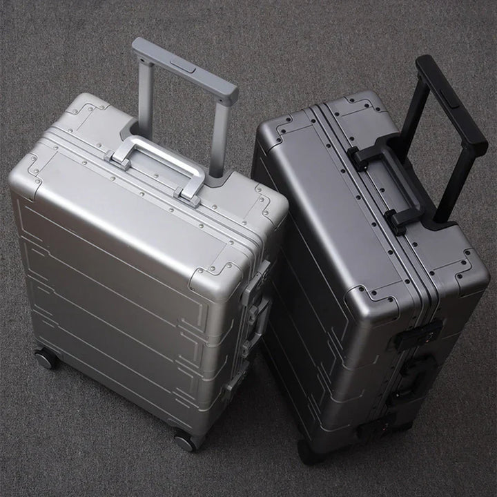 Elegant kabinväska med hårt skal, perfekt som handbagage. Lätta 360° hjul & säkert TSA-lås för smidig resa.