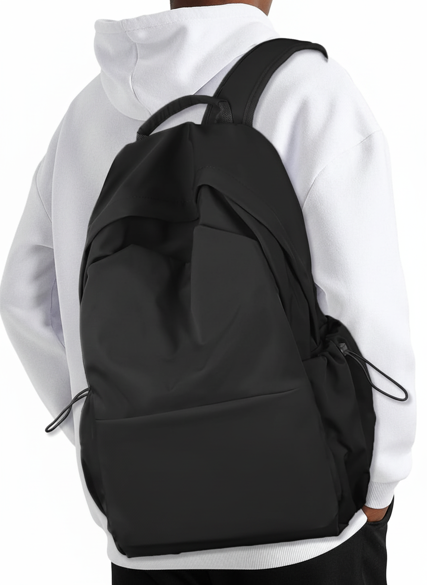 Modern FlexiPack laptopväska, mångsidig ryggsäck för teknik och vardagspendlare.