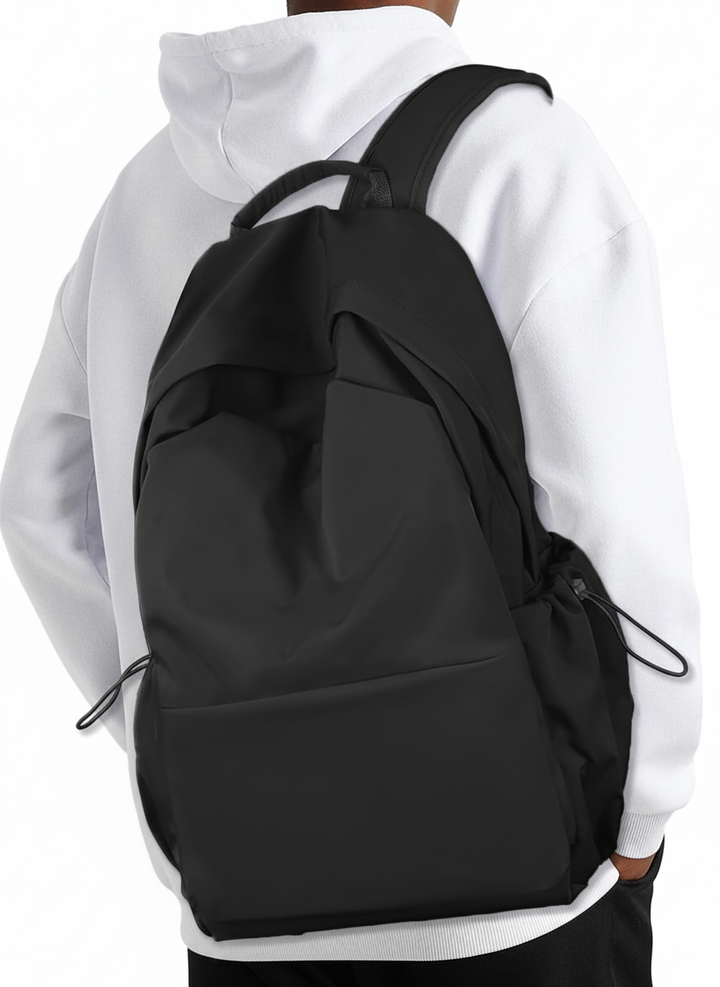 Modern FlexiPack laptopväska, mångsidig ryggsäck för teknik och vardagspendlare.