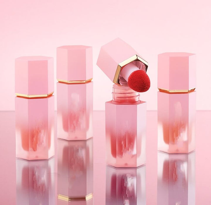 Byggbar krämrouge för ansikte och kinder. Ger naturlig färg, lyster och frisk look. Vattenresistent makeup.