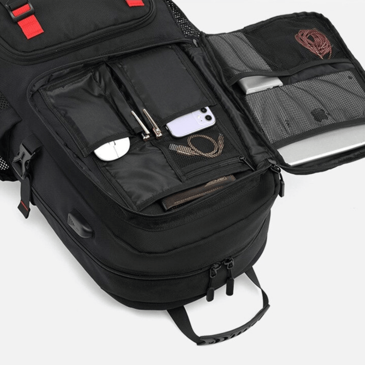 Modern reseryggsäck 50L i unisex design. Idealiskt för weekendresor, med gott om förvaring.
