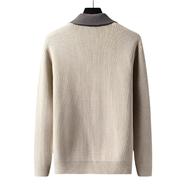 Mångsidig herrtröja/cardigan med en elegant touch och smarta fickor för praktisk stil.