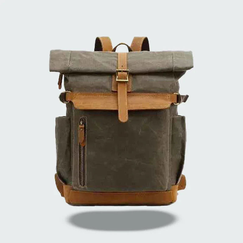 Vattentålig rolltop ryggsäck för män med säker förslutning. Perfekt för pendling & utomhusbruk.
