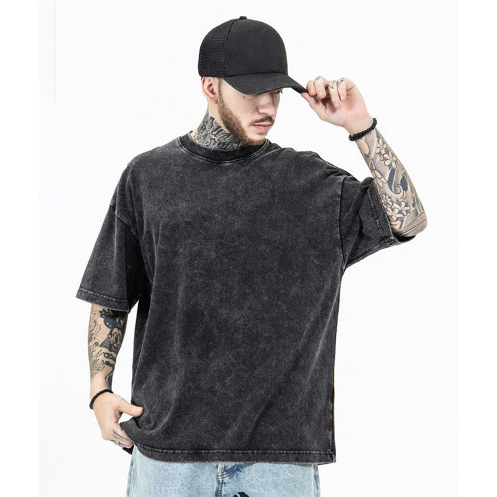 Trendig oversize t-shirt för män. Stilren och bekväm, perfekt för både avslappnad och aktiv vardag.