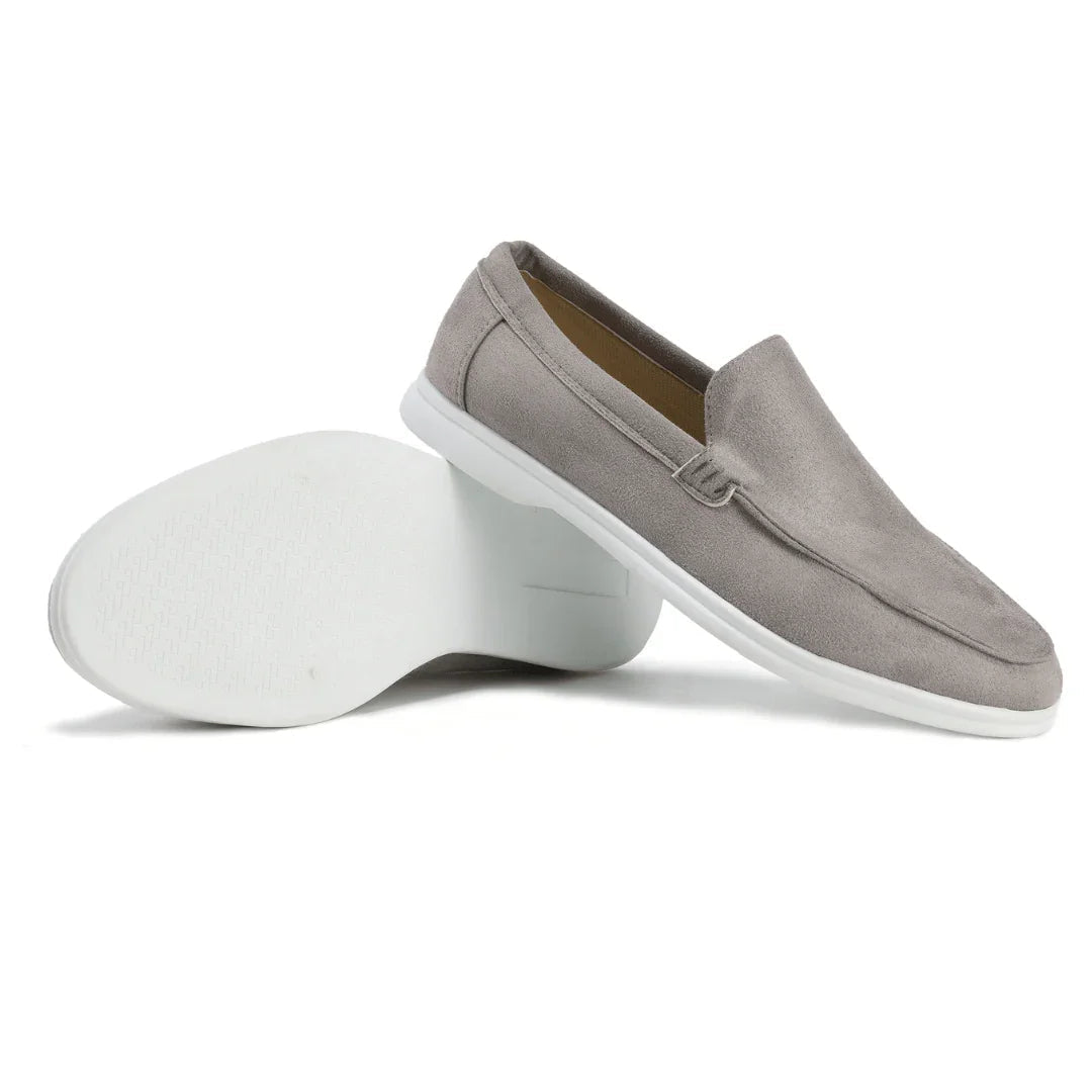 Lätta slip-on loafers för män, låg profil. Perfekta vårskor som kombinerar stil & komfort.