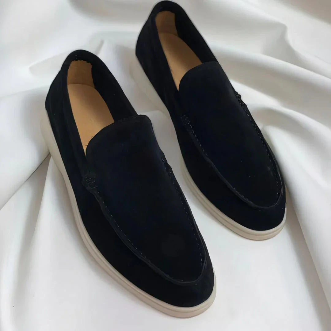 Loafers herr låg profil, idealiska för affärsmöten. Elegant komfortskor som imponerar.