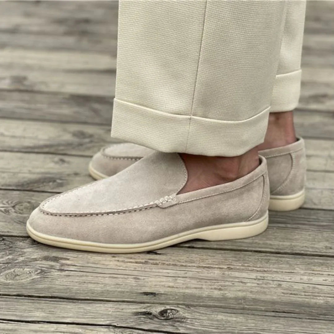 Lågprofil herrskor i loafermodell, komfortskor. Stilsäkra val för affär och fritid.