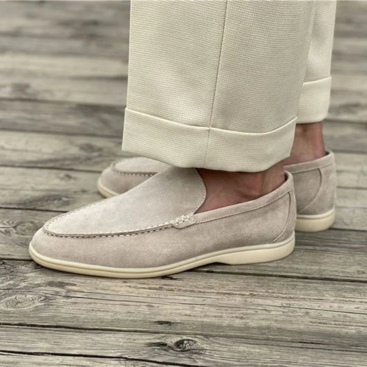 Lågprofil herrskor i loafermodell, komfortskor. Stilsäkra val för affär och fritid.