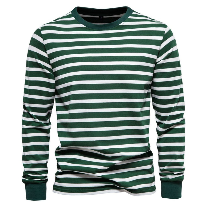 Mångsidig randig herrsweater med långa ärmar. Lös passform för avslappnad stil och komfort i vardagen.