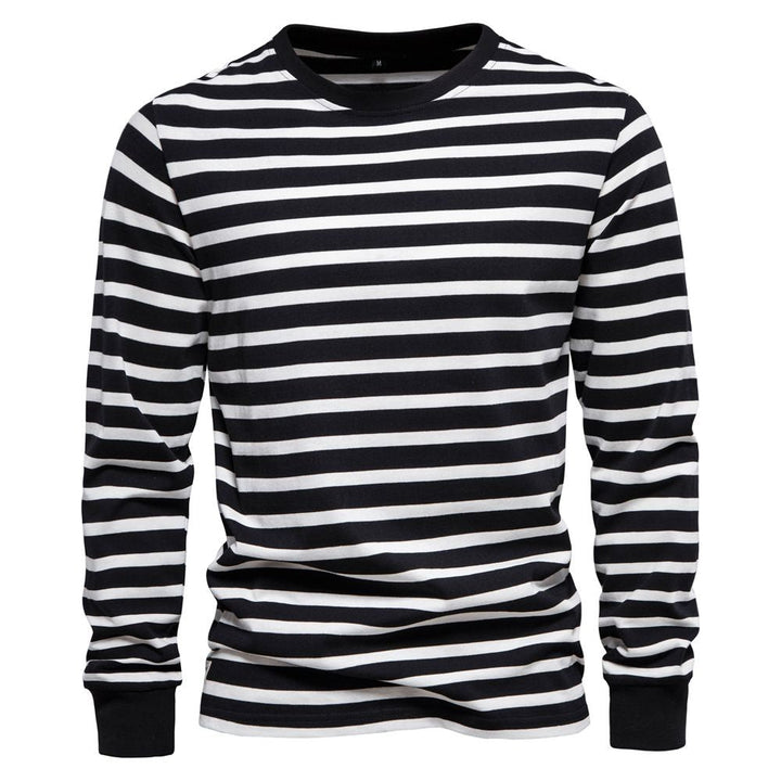 Randig hemsweater för män. Mjuk långärmad tröja med lös passform, perfekt för komfort och vardagsstil.