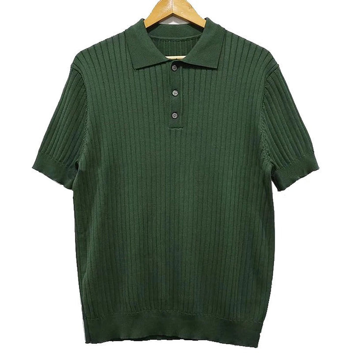 Snygg randig polotröja för män i retro design, kortärmad stickad för sommarmode.