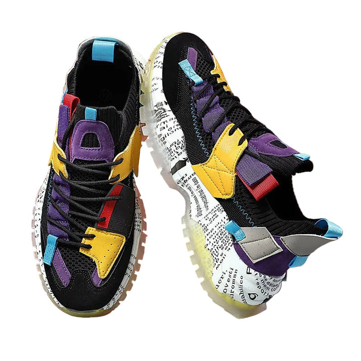 Mäns sneakers med urban stil och tjock vit sula. Perfekt för vardagsbruk och trendig look.