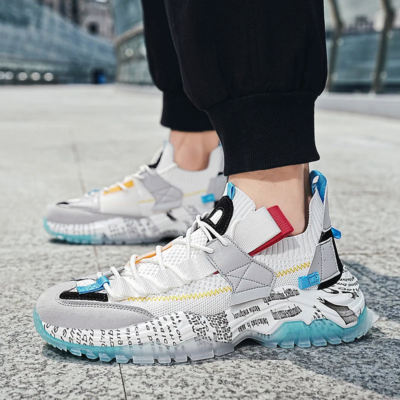 Bekväma urbana sneakers för män med tjock sula, idealiska för promenader och fritidsaktiviteter.