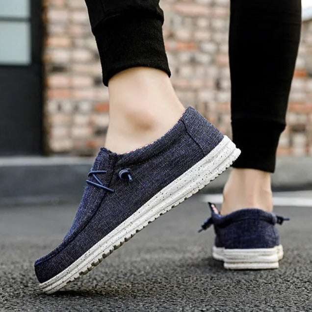 Herrskor, stilrena och lätta slipon loafers. Bekväma casual skor för herr mode.
