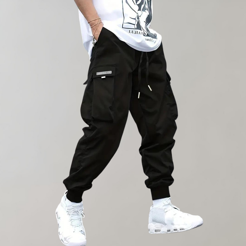 Mångsidiga cargobyxor för män, perfekta för en stilren och praktisk look året runt.