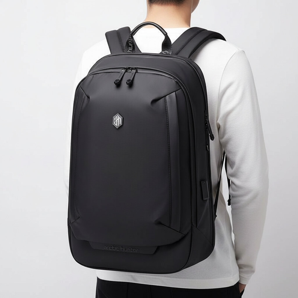 Multifunktionell herrryggsäck WaterShield med laptopfack, idealisk som pendlar- eller reseryggsäck.