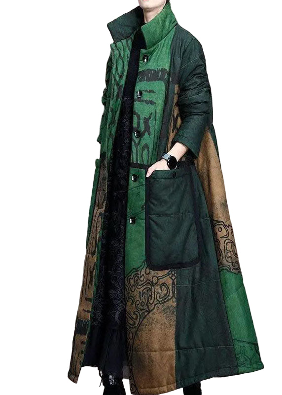 Mönstrad långärmad kvinnors kappa med elegant design. Perfekt ytterplagg för vardag och fest.
