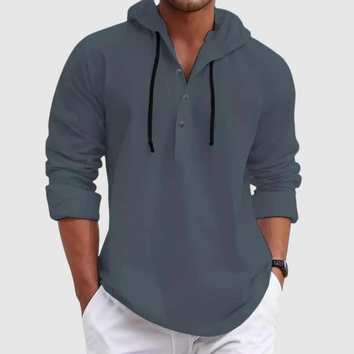 Vit, stilren herrtröja med huva för en fräsch vårlook. En bekväm hoodie för alla avslappnade tillfällen.