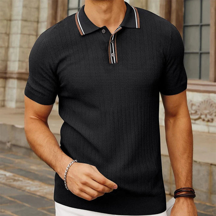 Klassisk svart herr slim fit poloshirt. Tidlös design för en sofistikerad look.