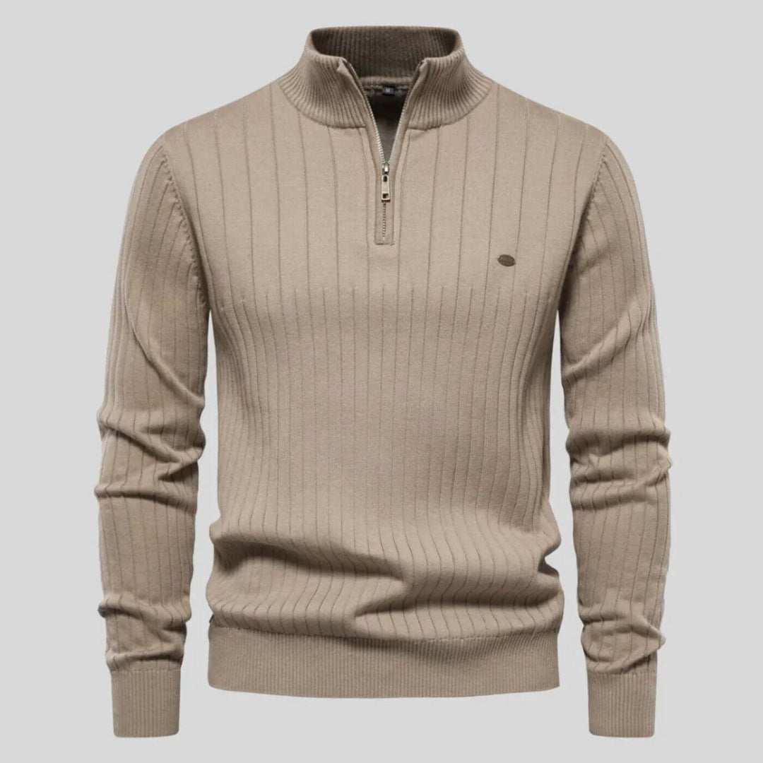 Herrtröja i modern design och bekvämt material, perfekt för avslappnade tillfällen och vardagsbruk.