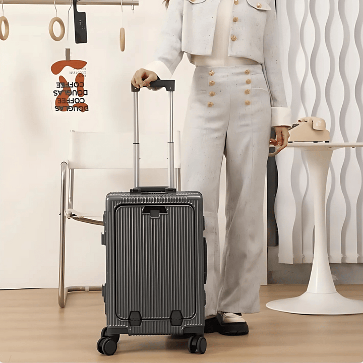 Robust Manhattan Pro resväska med USB-laddning, TSA-lås & laptopfack; perfekt för modern resenär.
