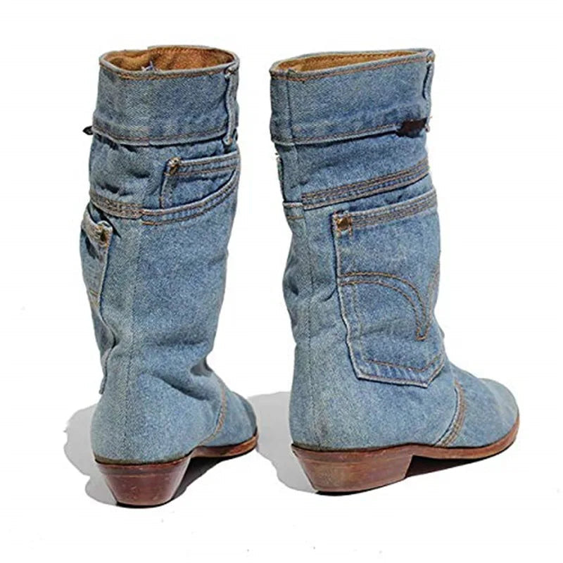 Trendiga mellanhöga jeansstövlar för dam med rund tå och chic veckad detalj, ett måste för mode.