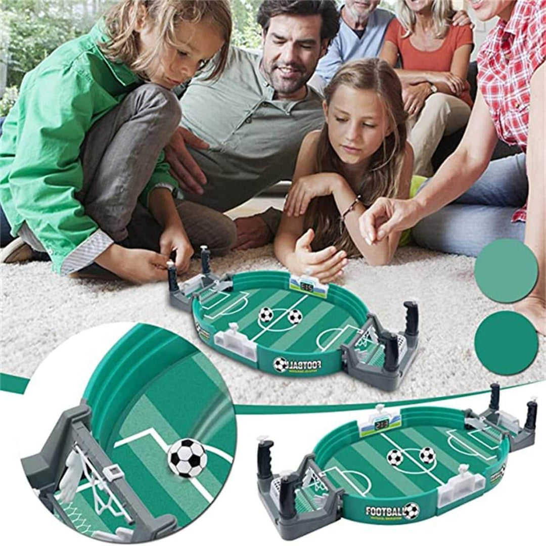 Sportigt minispel: bordsfotboll i kompakt design, en engagerande leksak för barn och vuxna.