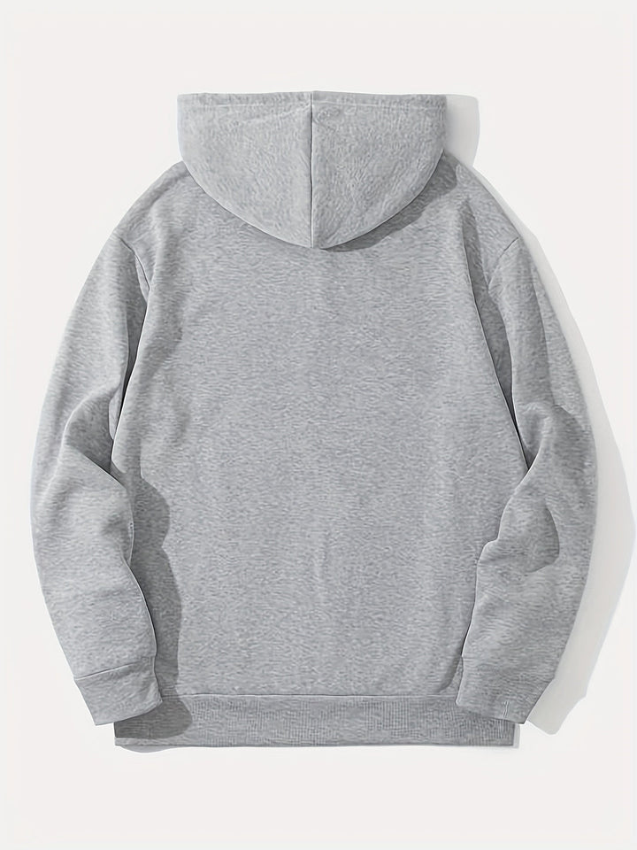 Detaljbild på en bekväm herrhoodie med minimalistisk design och mjukt tyg. Avslappnad och mångsidig.