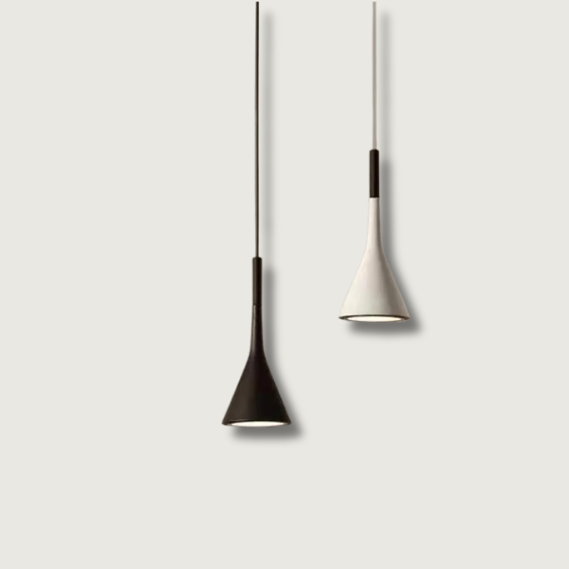 Modern taklampa med justerbar sladd för flexibel belysning. En minimalistisk designlampa.