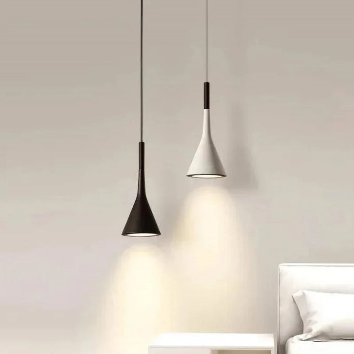 Elegant kökslampa med justerbar höjd. Modern, minimalistisk belysning som förhöjer inredningen.