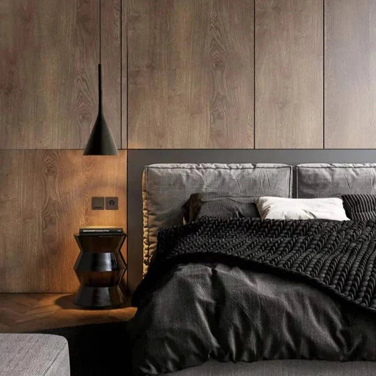 Enkel men elegant taklampa med justerbar sladd. Modern belysning, minimalistisk design för hemmet.