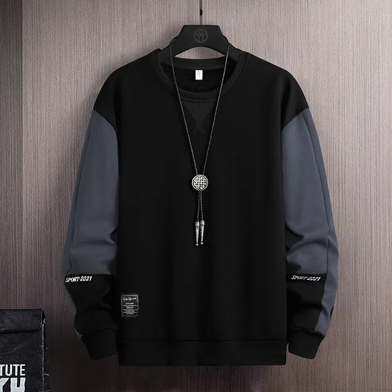 Mjuk, bekväm herrhoodie för avslappnad vardagsstil. Trendig casual fritidströja, perfekt för höst- och vårmode.