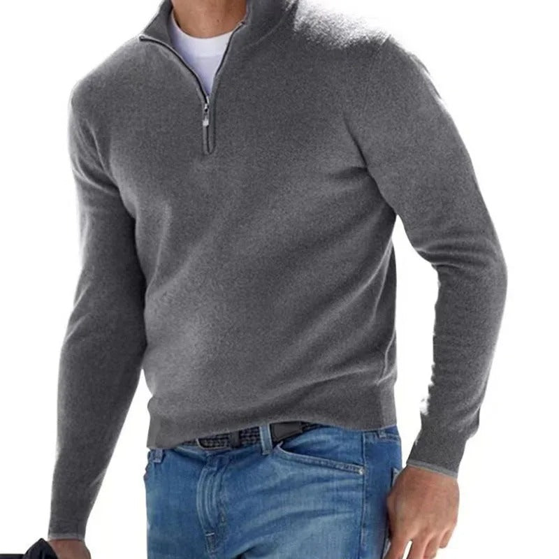 Långärmad herrpullover med turtleneck. Varm, komfortabel och stilren för höst- och vintermode.